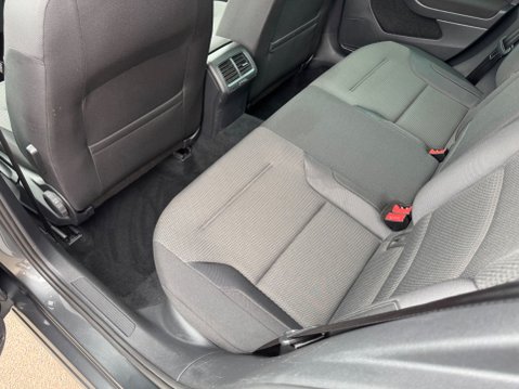 Volkswagen Golf MATCH TDI DSG 53