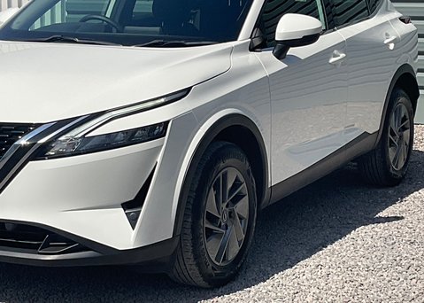 Nissan Qashqai DIG-T ACENTA PREMIUM DCT MHEV 9