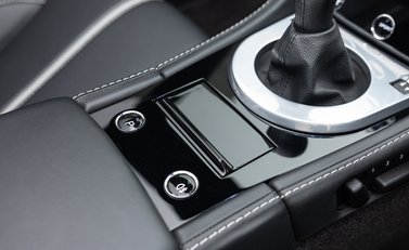 Aston Martin V12 Vantage S ROADSTER 33