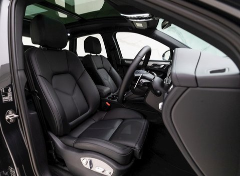 Porsche Macan S 10
