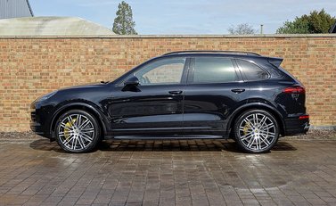 Porsche Cayenne Turbo S 27