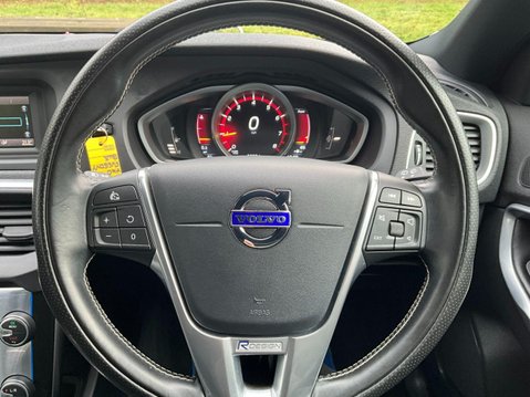 Volvo V40 2.0 T2 R-DESIGN 5d 120 BHP 18