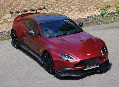 Aston Martin Vantage GT8 32