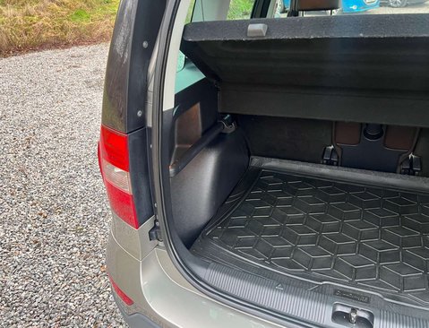 Skoda Yeti 2.0 Yeti Outdoor Laurin & Klement TDI SCR 4x4 Semi-Auto 4WD 5dr 42