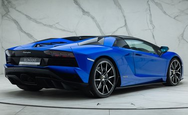 Lamborghini Aventador S LP 740-4 ROADSTER 8