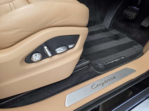 Porsche Cayenne 3.0 V6 E-Hybrid 17.9kWh SUV 5dr Petrol Plug-in Hybrid TiptronicS 4WD Euro 6 12