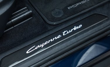 Porsche Cayenne TURBO E-HYBRID Coupe with GT Package 26