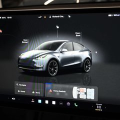 Tesla Model Y Model Y Long Range AWD 4WD 5dr 1