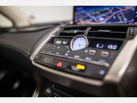 Lexus NX 2.5 300h GPF Premium SUV 5dr Petrol Hybrid E-CVT 4WD Euro 6 (s/s) (197 ps) 22