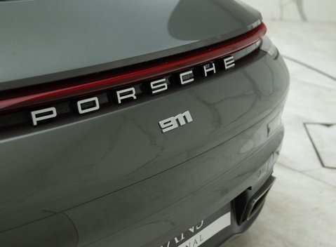 Porsche 911 Carrera (992) 24
