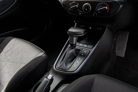 Hyundai BAYON T-GDI SE CONNECT DCT MHEV 31