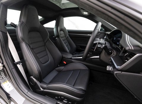 Porsche 911 Turbo (992) 10