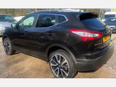 Nissan Qashqai 1.6 dCi Tekna SUV 5dr Diesel Manual 2WD Euro 6 (s/s) (130 ps) 12