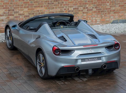 Ferrari 488 Spider 11
