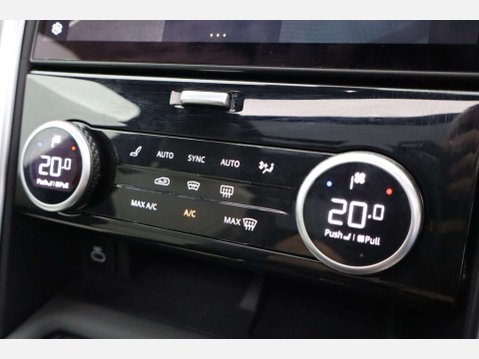 Land Rover Discovery 3.0 Discovery R-Dynamic SE D MHEV Auto 4WD 5dr 60