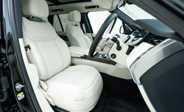 Land Rover Range Rover P400 HSE 9