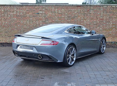 Aston Martin Vanquish 27