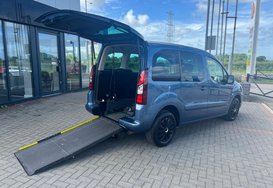 Citroen Berlingo Multispace 1.6 BlueHDi Feel Multispace MPV Wheel Chair Ramp 2