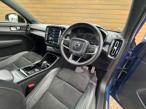 Volvo XC40 2.0 XC40 R-Design Pro T4 Auto 5dr 23
