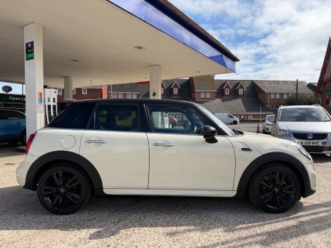 Mini Hatch COOPER 4