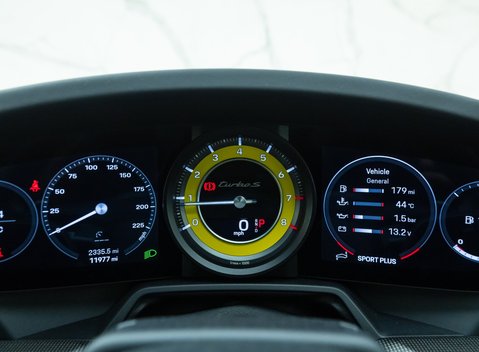 Porsche 911 Turbo S (992) 13