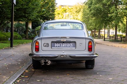 Aston Martin DB6 4.2 Vantage 6