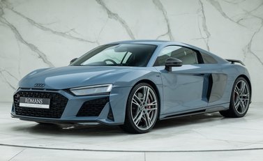 Audi R8 V10 PERFORMANCE CARBON BLACK 1