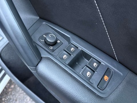 Volkswagen Tiguan 2.0 Tiguan R-Line Tech TSi 4Motion Semi-Auto 4WD 5dr 22