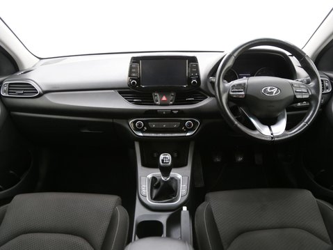 Hyundai i30 1.0 T-GDi Blue Drive SE Euro 6 (s/s) 5dr 9