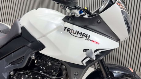 Triumph Tiger 2014 ONLY 12K ADVENTURE BIKE PANNIERS LONG MOT 1050CC 33