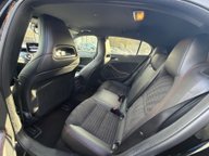 Mercedes-Benz GLA GLA 200 AMG LINE 13