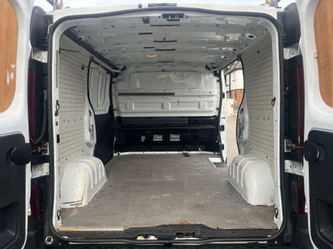 Vauxhall Vivaro 1.6 Vivaro 2700 CDTI 31