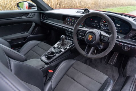 Porsche 911 Carrera GTS Manual 10