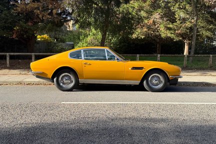 Aston Martin DBS Vantage 1 of 9 Bahamas Yellow 7