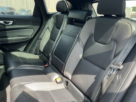 Volvo XC60 2.0 B4 MHEV R-Design SUV 5dr Diesel Hybrid Auto AW 14