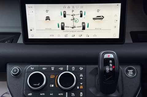 Land Rover Defender 110 110 XS EDITION D250 3.0 LITRE MHEV - BLACK PACK -SIDE STEPS -PAN ROOF  51