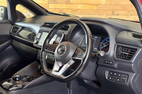 Nissan LEAF 40kWh Tekna Hatchback 5dr Electric Auto (150 ps) 10