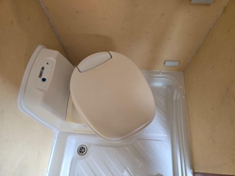 Bessacarr E410 Motor Home 33