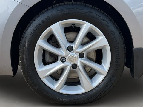 Vauxhall Corsa 1.2 Turbo Elite 5dr Auto 13