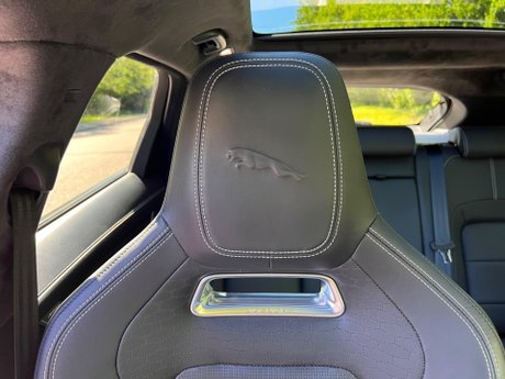 Jaguar F-Pace 2.0 D200 MHEV R-Dynamic HSE Black Auto AWD Euro 6 (s/s) 5dr 34