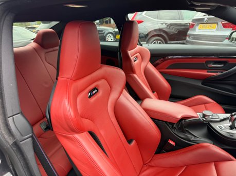 BMW M4 M4 COMPETITION 28