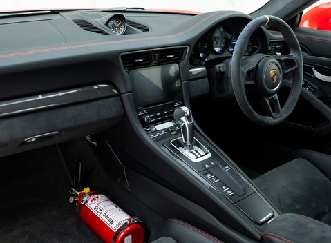 Porsche 911 GT3 RS (991.2) 13