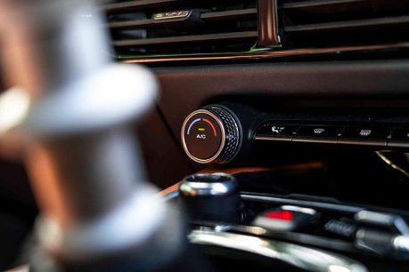 Lotus Emira V6 FIRST EDITION. FULL LSH. 6-SPEED MANUAL. BLACK PACKAGE. KEF SOUND SYSTEM 14