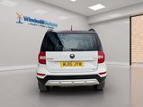 Skoda Yeti 2.0 TDI Elegance Outdoor DSG 4WD Euro 5 5dr 9