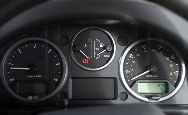 Land Rover Defender 90 Adventure Edition 16