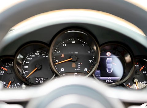 Porsche 911 (991.2) Carrera 14