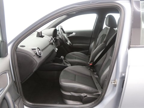 Audi A1 1.4 TFSI CoD S line Sportback S Tronic Euro 6 (s/s) 5dr 23