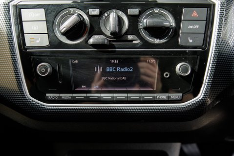 Volkswagen Up R-LINE 22