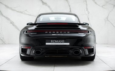 Porsche 911 Turbo S (992) 8