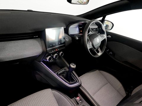 Renault Clio 1.0 TCe techno Hatchback 5dr Petrol Manual Euro 6 (s/s) (90 ps) Air Con - A 14
